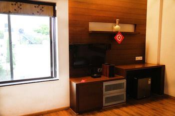 Hotel Oyo Premium Baner Pune